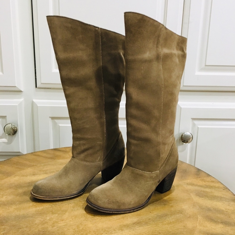 Steve Madden suede boots